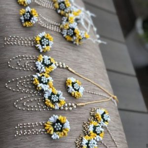 pink lower jewelry, bride flower jewelry, bridal flower jewelry, simple bridal jewelry, elegant bridal jewelry, flower jewelry for mehandi, flower jewelry for haldi, mehandi favors, mehandi jewelry, haldi jewelry, haldi jewelry for bride sister, mehandi jewelry for sister, latest flower jewelry, latest flower jewellery, flower jewelery designs, designer flower jewelry, latest flower jewelry designs, orange flower jewelry, white flower jewelry,