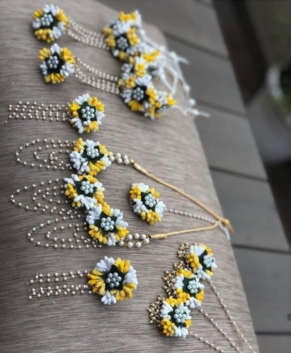 pink lower jewelry, bride flower jewelry, bridal flower jewelry, simple bridal jewelry, elegant bridal jewelry, flower jewelry for mehandi, flower jewelry for haldi, mehandi favors, mehandi jewelry, haldi jewelry, haldi jewelry for bride sister, mehandi jewelry for sister, latest flower jewelry, latest flower jewellery, flower jewelery designs, designer flower jewelry, latest flower jewelry designs, orange flower jewelry, white flower jewelry,