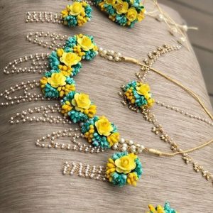 pink lower jewelry, bride flower jewelry, bridal flower jewelry, simple bridal jewelry, elegant bridal jewelry, flower jewelry for mehandi, flower jewelry for haldi, mehandi favors, mehandi jewelry, haldi jewelry, haldi jewelry for bride sister, mehandi jewelry for sister, latest flower jewelry, latest flower jewellery, flower jewelery designs, designer flower jewelry, latest flower jewelry designs, orange flower jewelry, white flower jewelry,