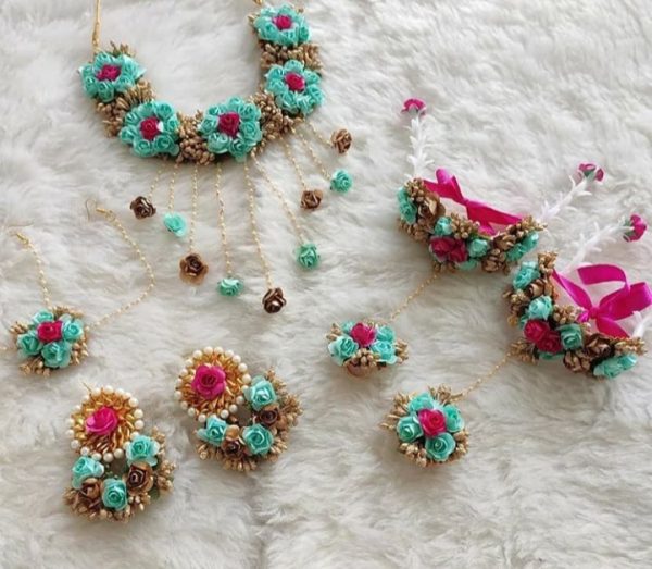 pink lower jewelry, bride flower jewelry, bridal flower jewelry, simple bridal jewelry, elegant bridal jewelry, flower jewelry for mehandi, flower jewelry for haldi, mehandi favors, mehandi jewelry, haldi jewelry, haldi jewelry for bride sister, mehandi jewelry for sister, latest flower jewelry, latest flower jewellery, flower jewelery designs, designer flower jewelry, latest flower jewelry designs