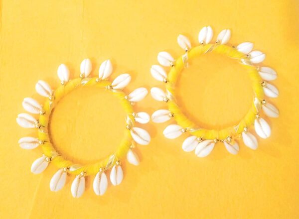 pink lower jewelry, bride, shells jewellery, jewellery designs 2021,latest bridal flower jewellery 2021 flower jewelry, bridal flower jewelry, simple bridal jewelry, elegant bridal jewelry, flower jewelry for mehandi, flower jewelry for haldi, mehandi favors, mehandi jewelry, haldi jewelry, haldi jewelry for bride sister, mehandi jewelry for sister, latest flower jewelry, latest flower jewellery, flower jewelery designs, designer flower jewelry, latest flower jewelry designs, orange flower jewelry, white flower jewelry,