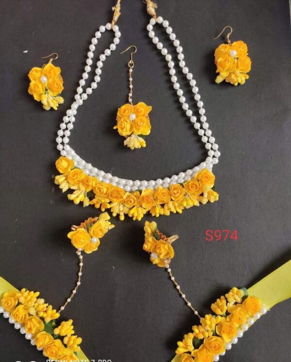 pink lower jewelry, bride flower jewelry, bridal flower jewelry, simple bridal jewelry, elegant bridal jewelry, flower jewelry for mehandi, flower jewelry for haldi, mehandi favors, mehandi jewelry, haldi jewelry, haldi jewelry for bride sister, mehandi jewelry for sister, latest flower jewelry, latest flower jewellery, flower jewelery designs, designer flower jewelry, latest flower jewelry designs, orange flower jewelry, white flower jewelry,