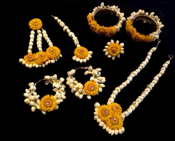 flower jewelry, bride flower jewelry, bridal flower jewelry, simple bridal jewelry, elegant bridal jewelry, flower jewelry for mehandi, flower jewelry for haldi, mehandi favors, mehandi jewelry, haldi jewelry, haldi jewelry for bride sister, mehandi jewelry for sister, latest flower jewelry, latest flower jewellery, flower jewelery designs, designer flower jewelry, latest flower jewelry designs, orange flower jewelry, white flower jewelry,