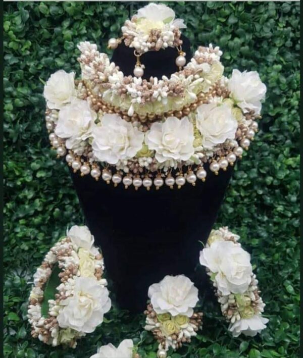 pink lower jewelry, bride flower jewelry, bridal flower jewelry, simple bridal jewelry, elegant bridal jewelry, flower jewelry for mehandi, flower jewelry for haldi, mehandi favors, mehandi jewelry, haldi jewelry, haldi jewelry for bride sister, mehandi jewelry for sister, latest flower jewelry, latest flower jewellery, flower jewelery designs, designer flower jewelry, latest flower jewelry designs, orange flower jewelry, white flower jewelry,