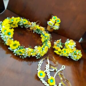 pink lower jewelry, bride flower jewelry, bridal flower jewelry, simple bridal jewelry, elegant bridal jewelry, flower jewelry for mehandi, flower jewelry for haldi, mehandi favors, mehandi jewelry, haldi jewelry, haldi jewelry for bride sister, mehandi jewelry for sister, latest flower jewelry, latest flower jewellery, flower jewelery designs, designer flower jewelry, latest flower jewelry designs, orange flower jewelry, white flower jewelry,