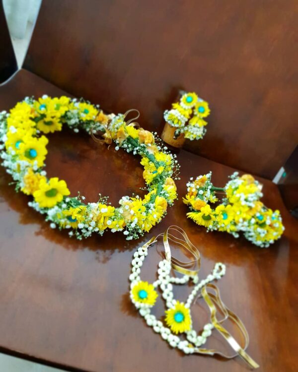 pink lower jewelry, bride flower jewelry, bridal flower jewelry, simple bridal jewelry, elegant bridal jewelry, flower jewelry for mehandi, flower jewelry for haldi, mehandi favors, mehandi jewelry, haldi jewelry, haldi jewelry for bride sister, mehandi jewelry for sister, latest flower jewelry, latest flower jewellery, flower jewelery designs, designer flower jewelry, latest flower jewelry designs, orange flower jewelry, white flower jewelry,
